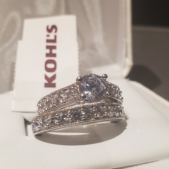 Zirconia ring set. Size 7 - Picture 7 of 9